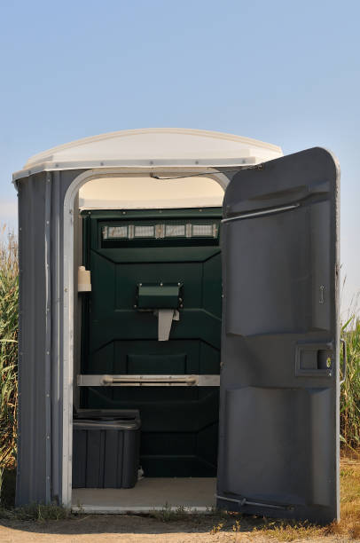 Best Portable toilet rental cost  in Avoca, IA